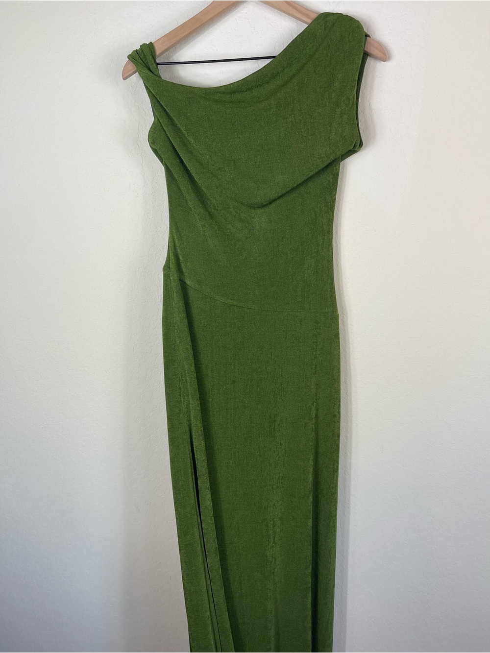 Khanums Slinky Off The Shoulder Maxi Dress in Khaki Size Large NWT - Picture 9 of 11